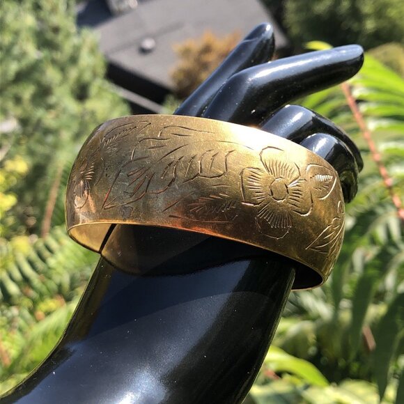 Brass Bangle Bracelet Etched Leaves & Flowers Natural Patina Unpolished IN - Picture 2 of 14
